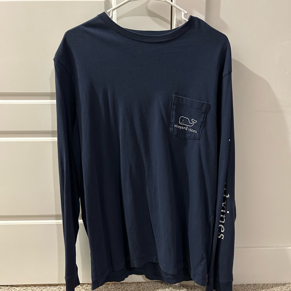 Classic medium Vineyard Vines shirt